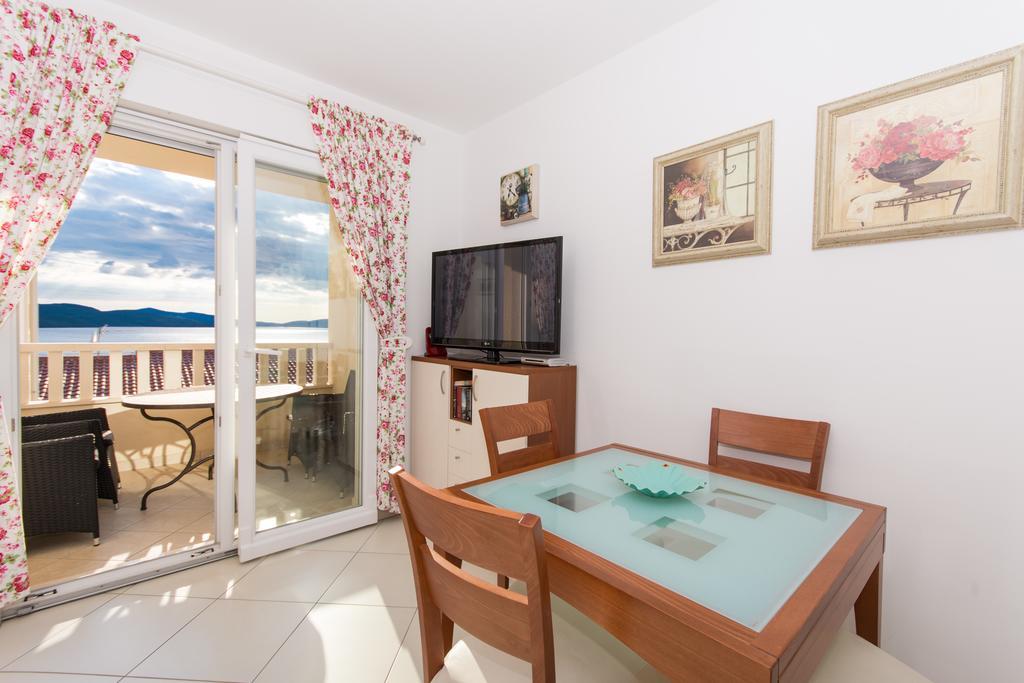 Apartment Angie Trogir Exterior photo