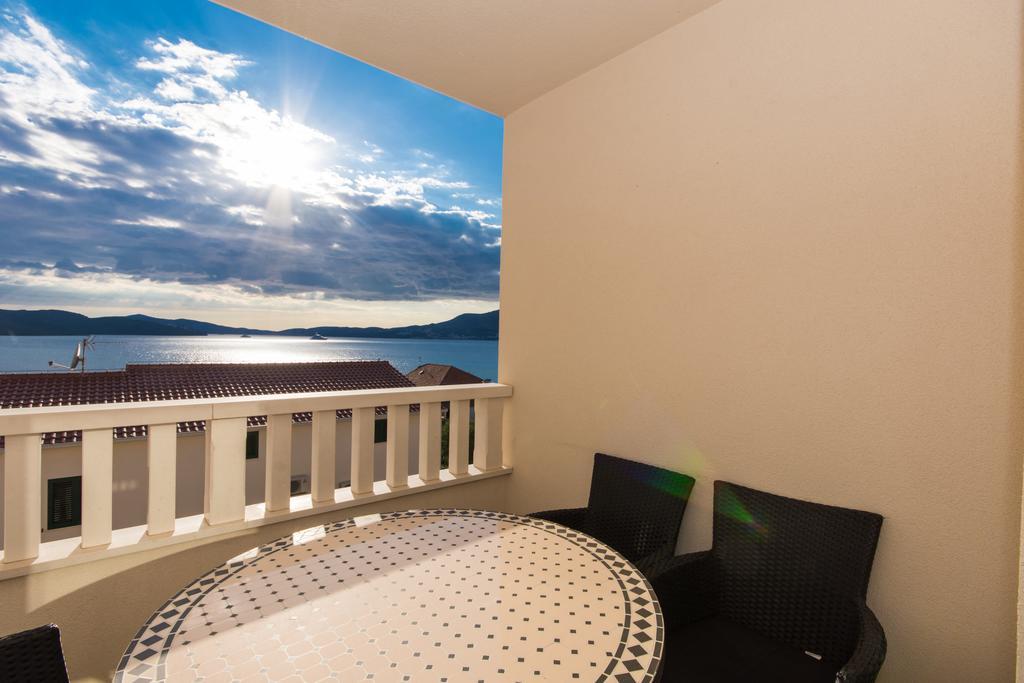 Apartment Angie Trogir Exterior photo